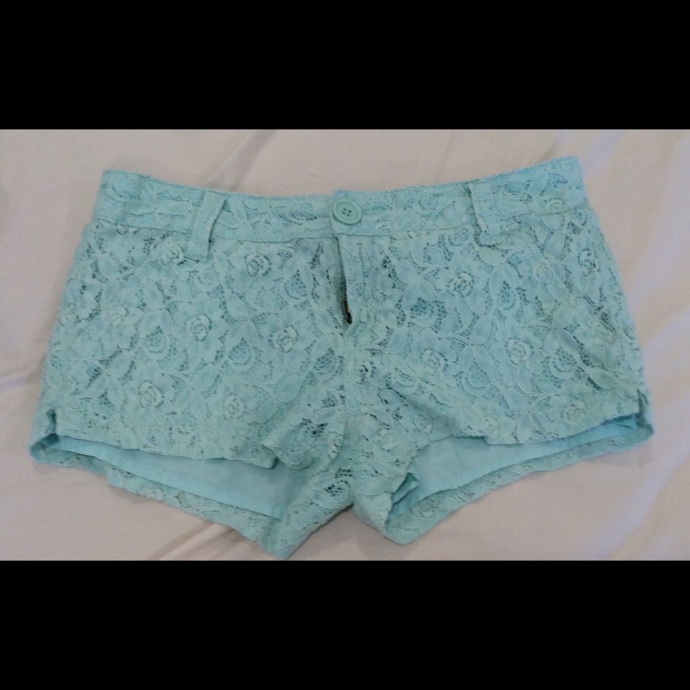 Mint bongo lace shorts
